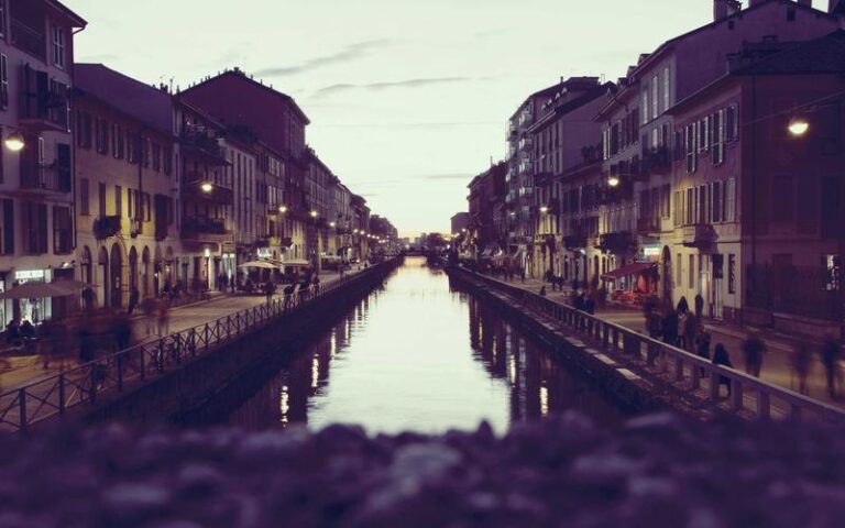 Why Netflix shares are down 10%